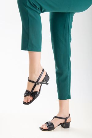 Nora Kadın Arkası Açık Topuklu Ayakkabı Siyah Cilt