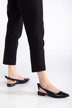 Melid Kadın Arkası Açık Fiyonklu Sivri Babet Siyah Cilt